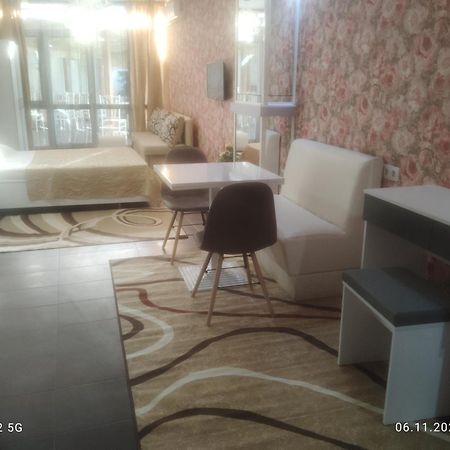 Apart Complex Diva& Bar & Restaurant 圣君士坦丁和海伦那 外观 照片